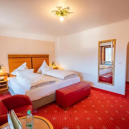 מלון Alpenhotel Kronprinz