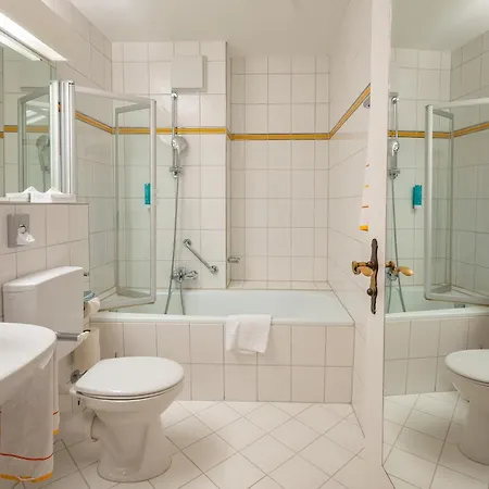 Alpenhotel Kronprinz فندق 4*