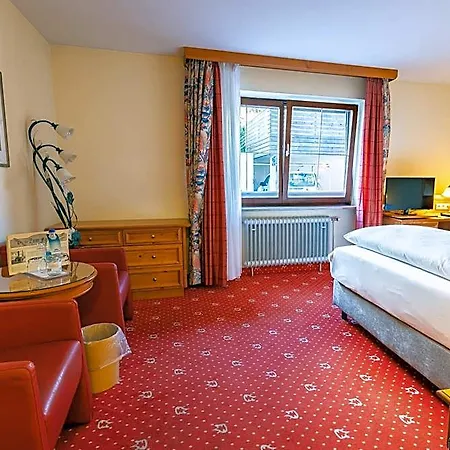 Hotel Alpenhotel Kronprinz 4*